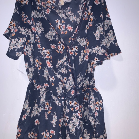 Top - Picture 3 of 3